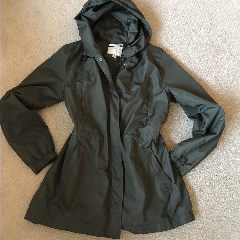 GREEN KHAKI RAIN JACKET — A NEW DAY — LIKE NEW!
